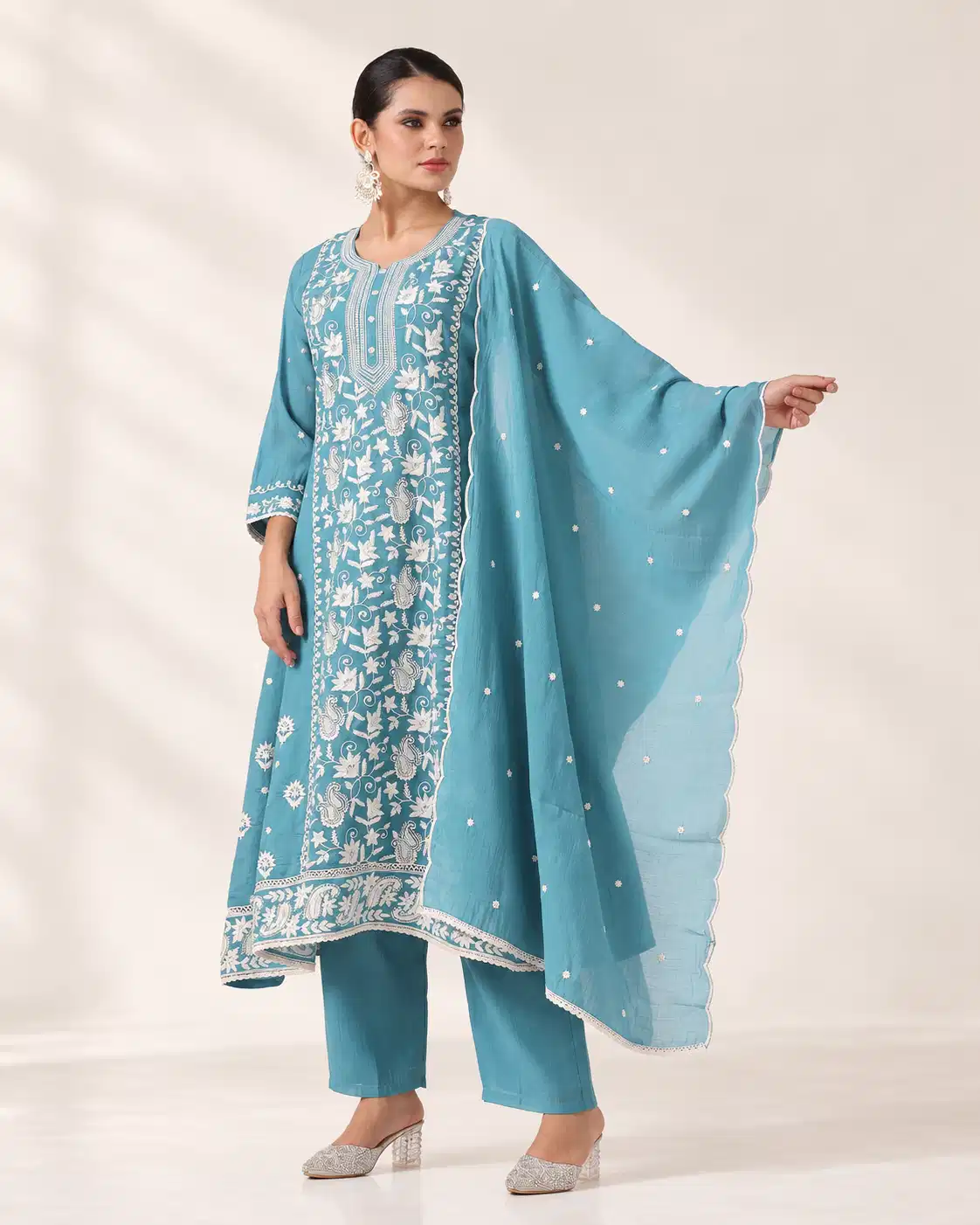 aaarisha-aqua-blue-embroidered-kurta-set